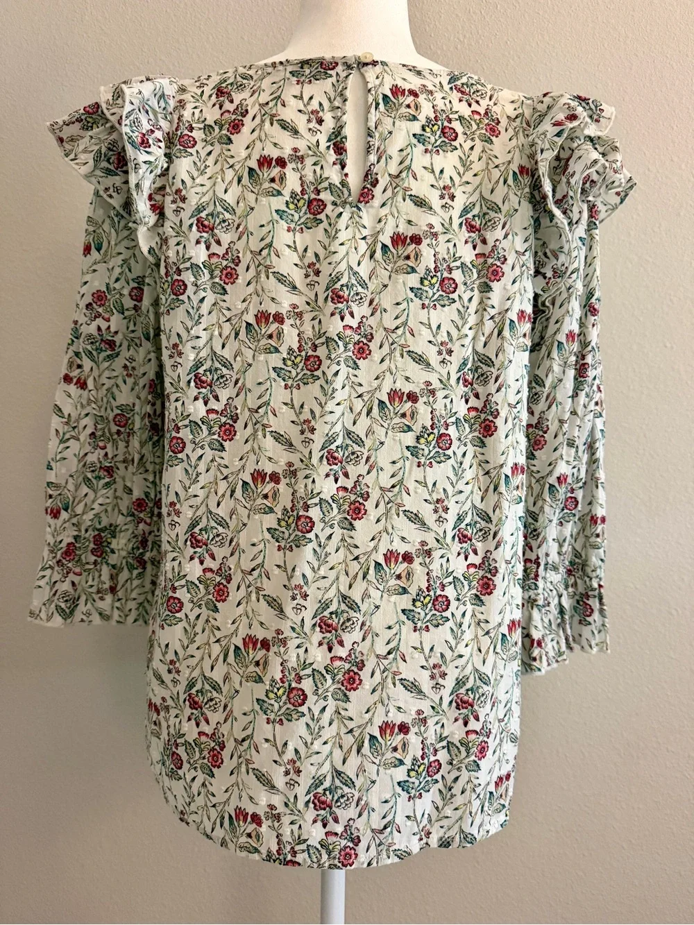 LOFT Floral Scalloped Ruffle Blouse Cream Puff Size L - EUC